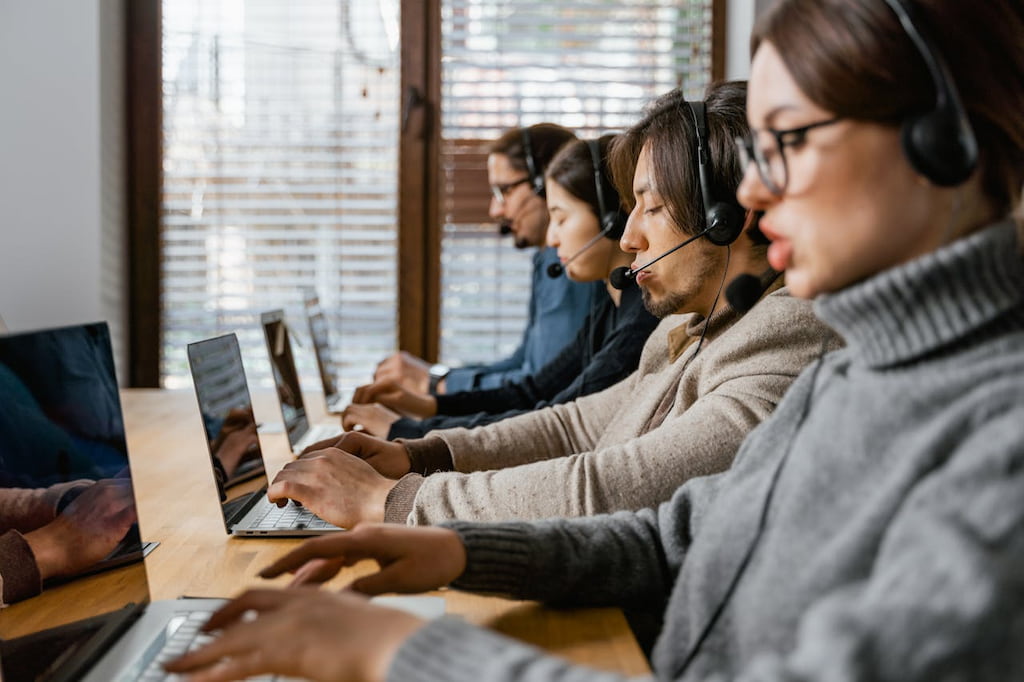 call center cost savings: essential strategies for reducing overhead and enhancing efficiency